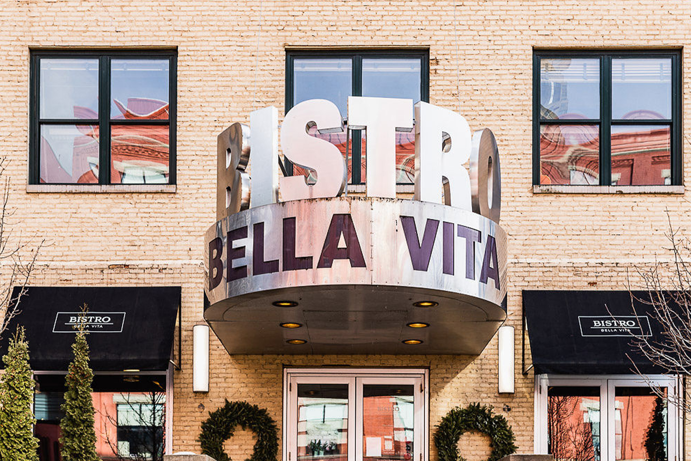 The Best Dishes to Try at Bella Vista Bistro – A Review of Their Signature Menu